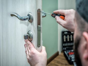 24 Hour Locksmith at a home in Rockford, IL